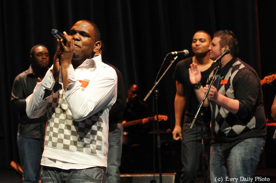 Evry Daily Photo - Telethon Evry 2010 - Concert Evry University Gospel - large - 5243376985.jpg